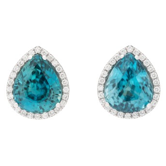 A pair of stud earrings, set with 2 very fine natural zirconia 9.08 and 9.89 ct. 