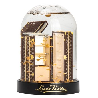 LOUIS VUITTON snow globe.