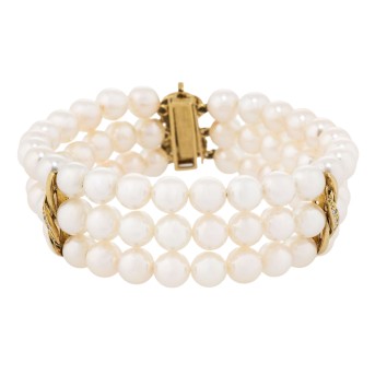 3-row bracelet made from fine Akoya pearls,