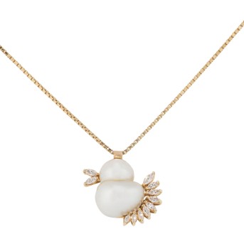 Anhänger 'Vögelchen' aus einer Perle und Diamanten