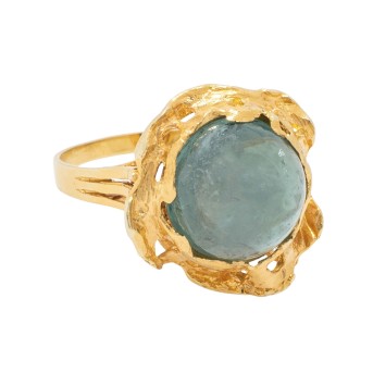 Ring with round aquamarine cabochon