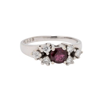 Ring mit Rubin und Brillanten von zus. ca. 0,36 ct,