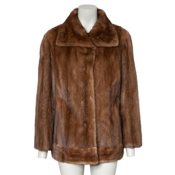 Classic mink jacket, size 40.