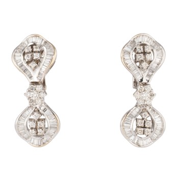 Ohrhänger mit Diamanten von zus. ca. 2 ct,