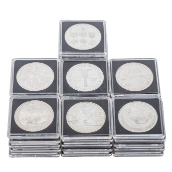 USA Compilation of numerous silver dollars -