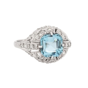Ring with aquamarine of approx. 1.6 ct and diamonds