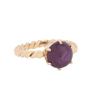 Ring mit rundem Rubincabochon,