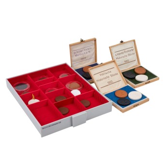 Konvolut aus Porzellan-Medaillen und Notgeld, 1920er,