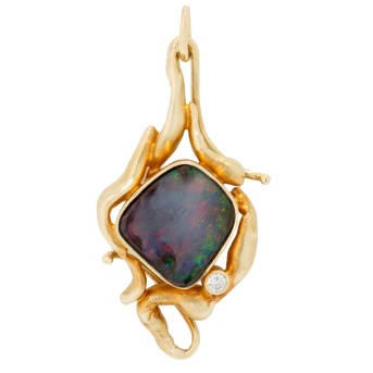 Organisch geformter Anhänger