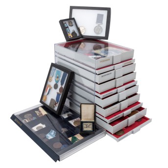 Schwimm-Nachlass - Konvolut an Schwimmmedaillen und Varia,