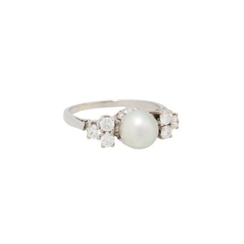 Ring mit Perle und 6 Brillanten zus. ca. 0,3 ct,