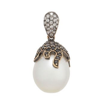 Pendant with South Sea pearl and diamonds, 
