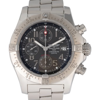 BREITLING Avenger Skyland Chronograph Ref. A13380. 