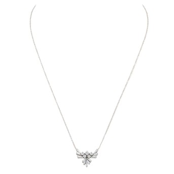Zierliches Collier mit 6 Brillanten 