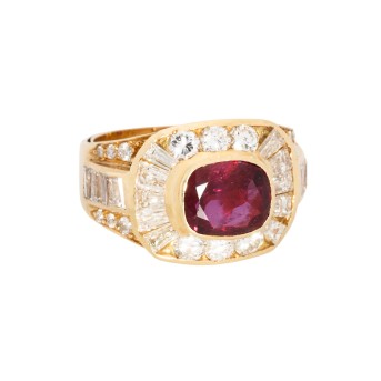 Eleganter Ring mit 1 feinen Rubin im Antikschliff 2,5 ct.