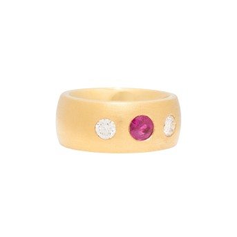 Ring mit Burma Rubin 0,74 ct und 2 Brillanten