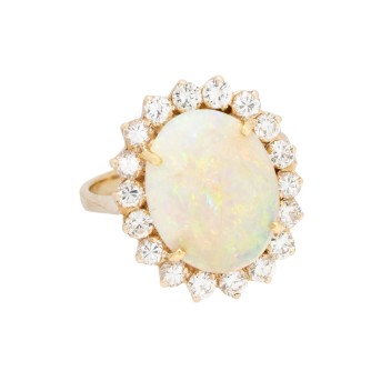 Ring mit Opal entouriert von Brillanten zus. ca. 0,9 ct,