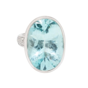 Ring mit ovalem Aquamarin im Fancyschliff ca. 24,5 ct, 