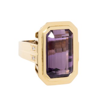 Cocktailring mit Amethyst und 4 Brillanten zus. 0,16 ct,