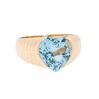 Ring mit Aquamarin im Herzschliff,