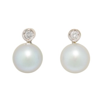Paar Ohrstecker mit 2 hellgrauen Zuchtperlen,