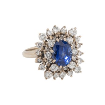 Klassischer Ring mit Saphir ca. 3,0 ct