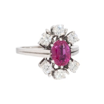 Ring mit feinem pink-roten Rubin und Brillanten