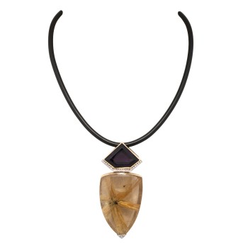 Collier mit Rutil-Stern 132,90 ct. und Amethyst 25,82 ct. sowie Brillanten zus. 0,33 ct.