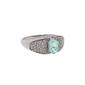 Ring mit hellblauemTurmalin und 48 Achtkantdiamanten,