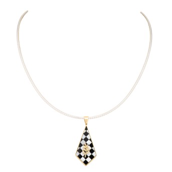 Collier mit Onix , Perlmutt und Brillanten 0,07 ct.