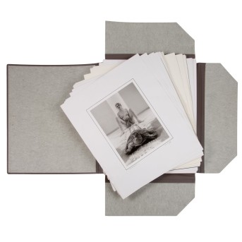 GRILL, REINHARD F. (Schweizer Fotokünstler 20. Jh.), Konvolut Schwarz-Weiß-Fotografien,