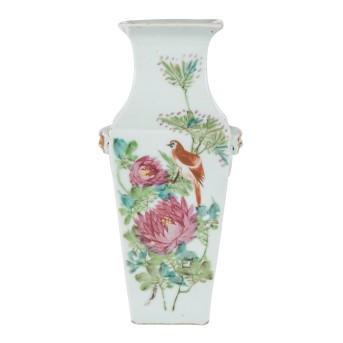 Famille rose-Porzellanvase. CHINA, Tongzhi-Periode (ca.1863-1874).