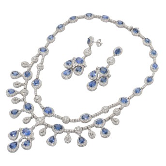 Festlich elegantes  Set aus Collier und Ohrhängern mit Saphiren und Diamanten,