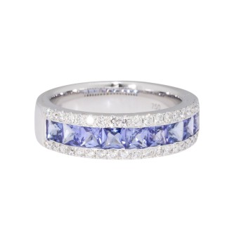 Ring mit 9 Tansaniten von zus. 1,40 ct