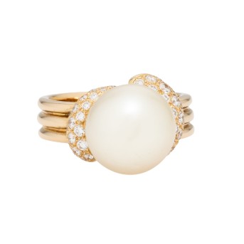 Ring mit Südseeperle und Brillanten zus. ca. 0,7 ct,