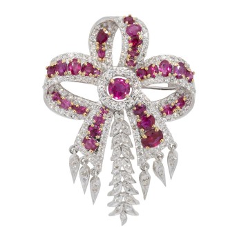 Brosche 'Schleife' mit Rubinen ca. 2,5 ct. und Brillanten zus. ca, 1,65 ct.