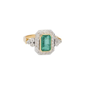 Feiner Ring mit Smaragd 1,74 ct. umrandet mit Brillanten zus. 0,75 ct