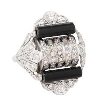 Ring mit 45 Diamanten,