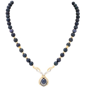 Perlencollier mit Diamanten von zus. ca. 0,50 ct,