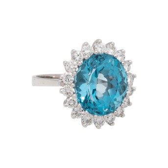 Ring mit Blautopas entouriert von Brillanten zus. 1,05 ct,