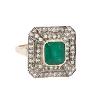 Ring mit Smaragd 2,80 ct. und Brillanten zus. 0,95 ct.