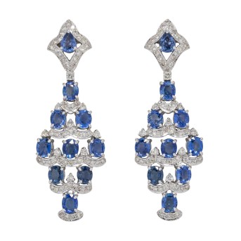 Festliche Ohrhänger mit Saphiren zus. 12,40 ct. und Brillanten zus. 3,69 ct.