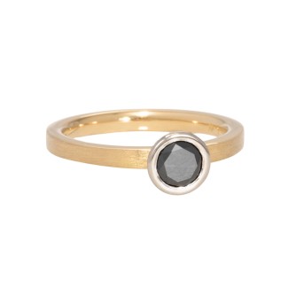 Solitaire-Ring mit natur-schwarzem Diamant,