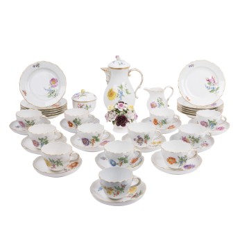 MEISSEN 39-tlg. Kaffeeservice f. 12 Personen 'Blume 2', 2. Wahl, 20. Jh.