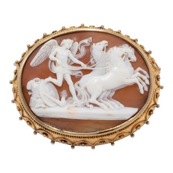 Historische Brosche mit feiner Muschelkamee "Poseidon"