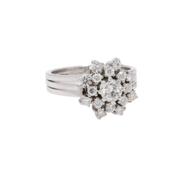 Ring mit 17 Brillanten von zus. ca. 1,0 ct,
