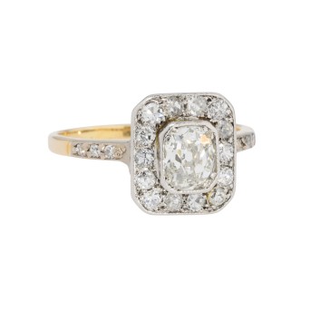Ring mit zentralem Altschliffdiamant von ca. 0,6 ct,