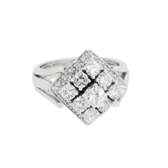 Ring mit Brillanten und Achtkantdiamanten