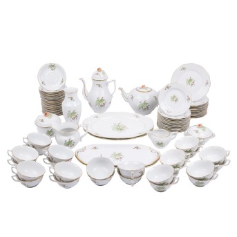HEREND, Kaffee- und Teeservice 'Hagebutten-Dekor', 20. Jh.