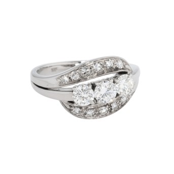 Ring mit Diamanten von zus. ca. 0,9 ct,